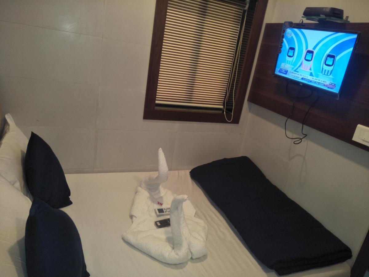 Hotel Avenue Residency Мумбай Екстериор снимка