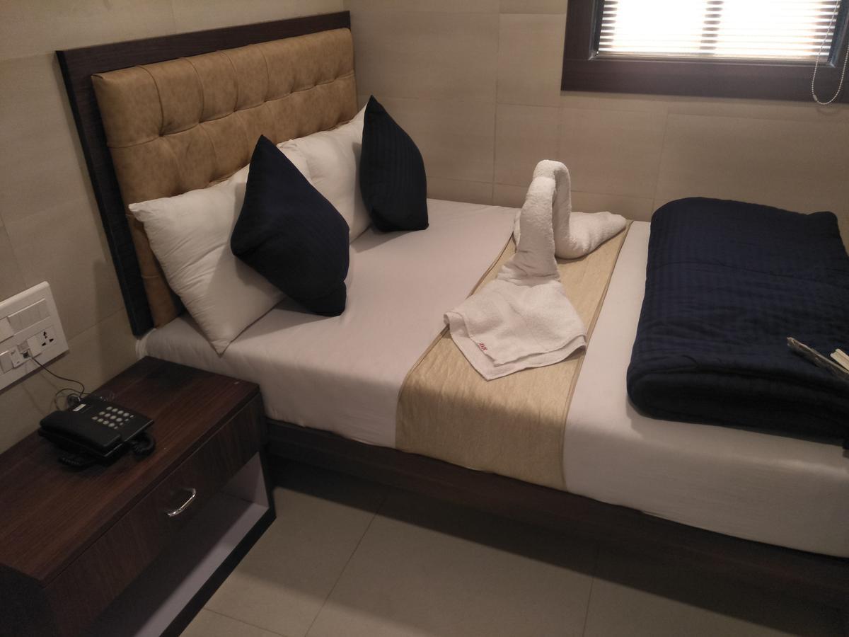 Hotel Avenue Residency Мумбай Екстериор снимка