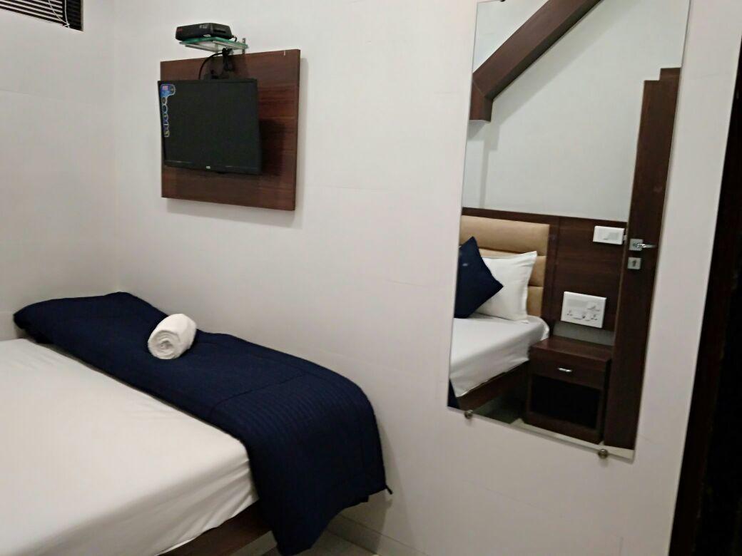 Hotel Avenue Residency Мумбай Екстериор снимка