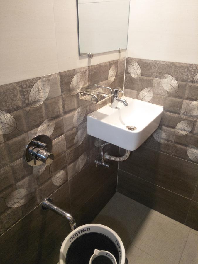 Hotel Avenue Residency Мумбай Екстериор снимка