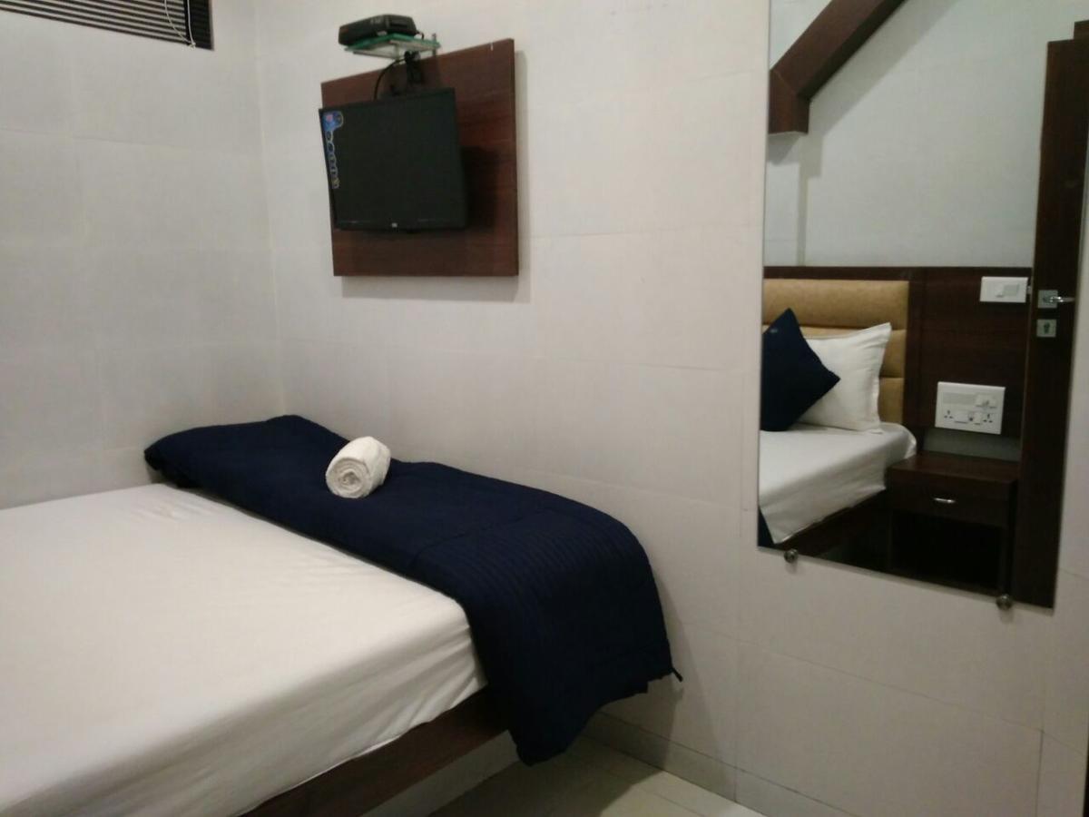 Hotel Avenue Residency Мумбай Екстериор снимка