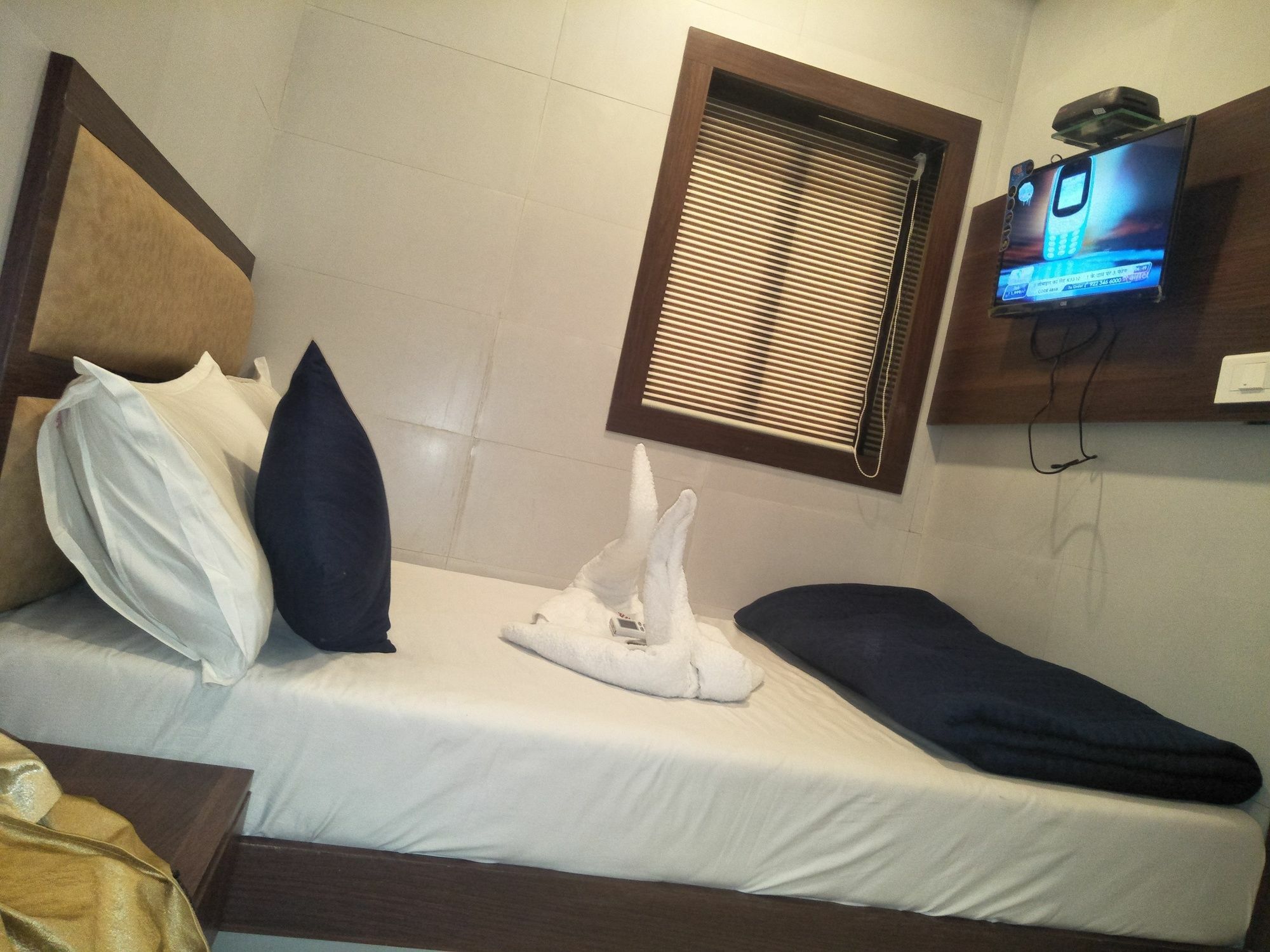 Hotel Avenue Residency Мумбай Екстериор снимка