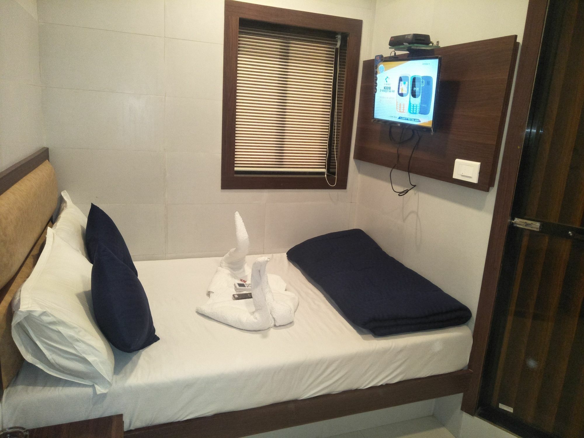Hotel Avenue Residency Мумбай Екстериор снимка
